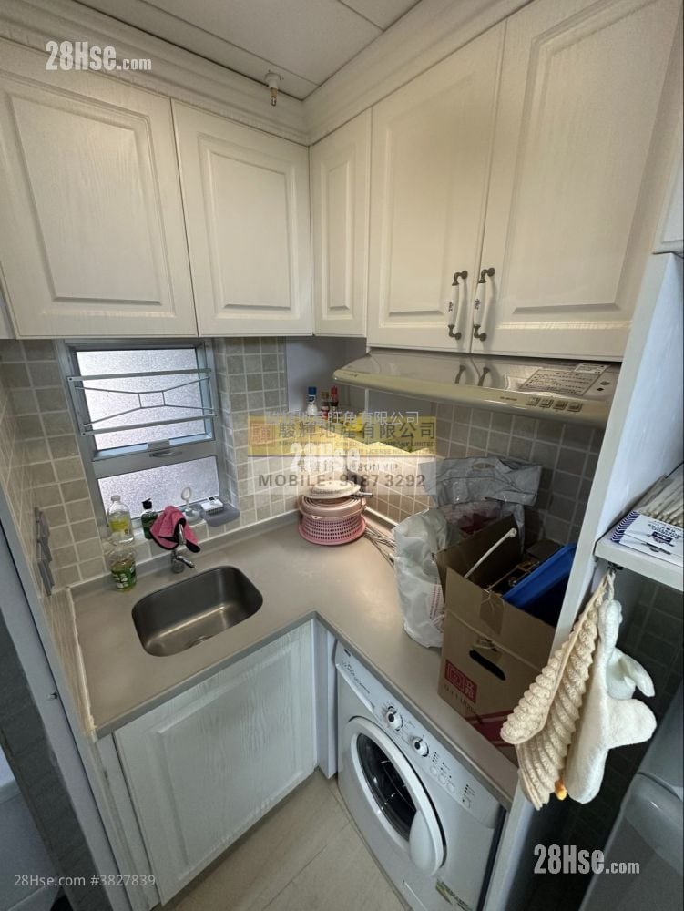 New Man Lee Building Sell 2 Bedrooms , 1 Bathroom 285 ft²