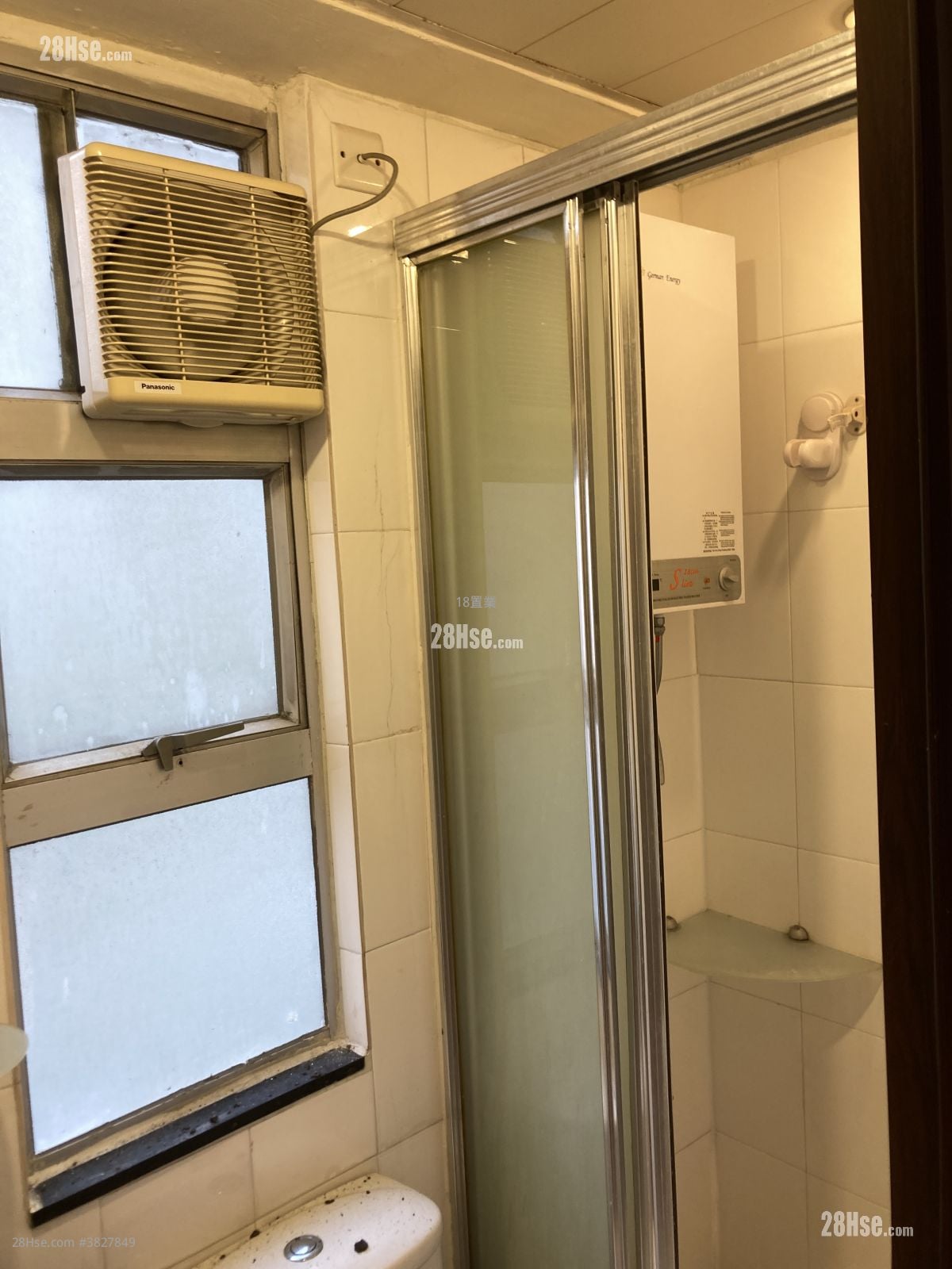 Man Shek Building Sell Studio , 1 Bathroom 246 ft²