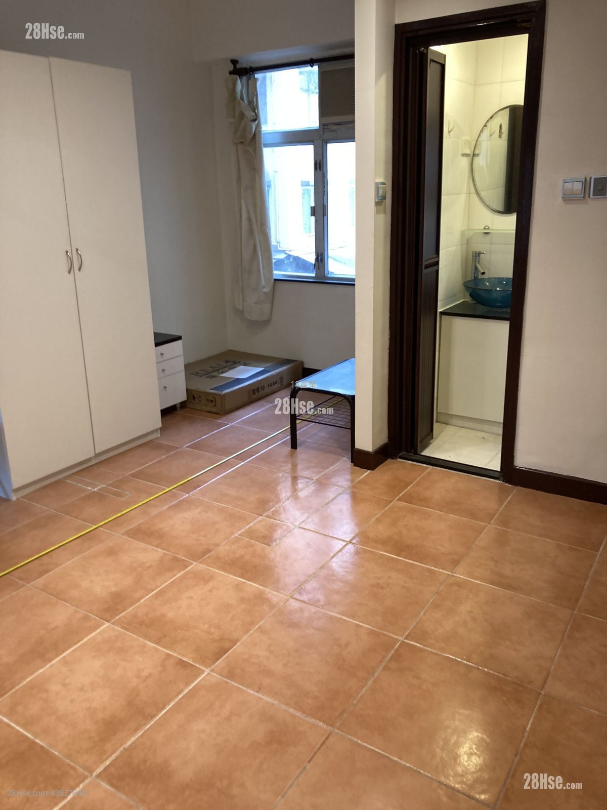 Man Shek Building Sell Studio , 1 Bathroom 246 ft²