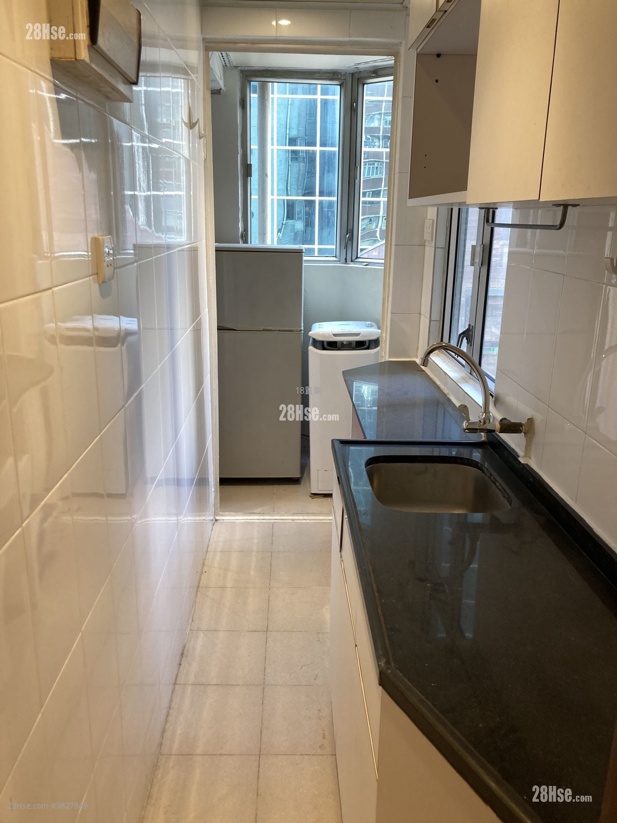 Man Shek Building Sell Studio , 1 Bathroom 246 ft²