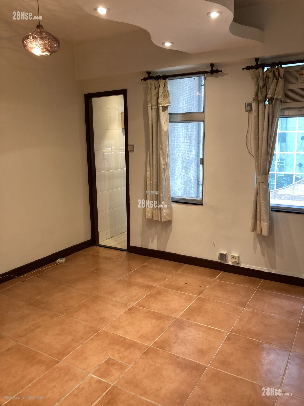 Man Shek Building Sell Studio , 1 Bathroom 246 ft²