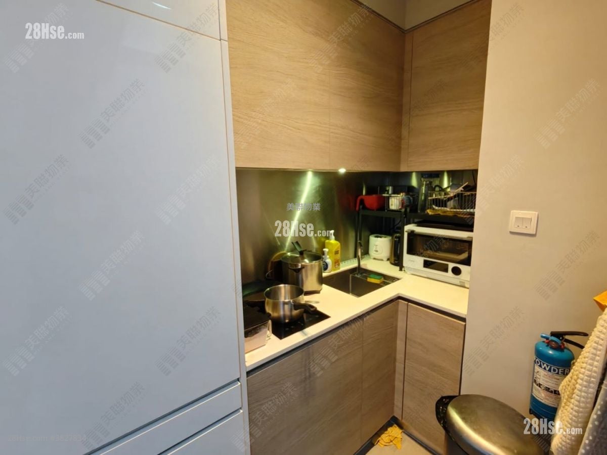 The Reach Sell 2 Bedrooms , 1 Bathroom 443 ft²