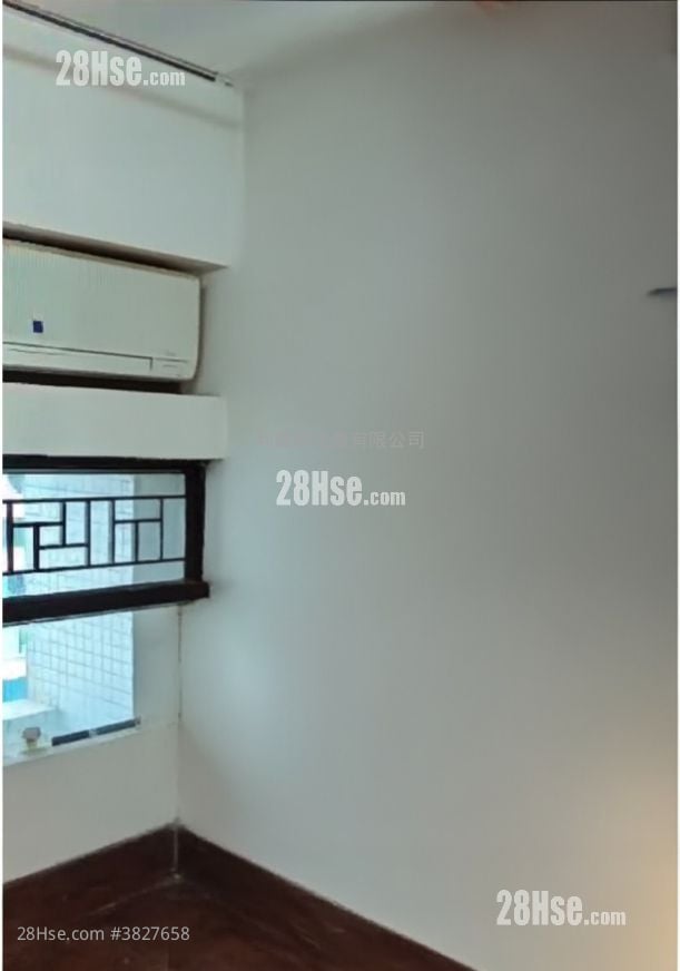 Royal Ascot Sell 3 Bedrooms , 1 Bathroom 676 ft²