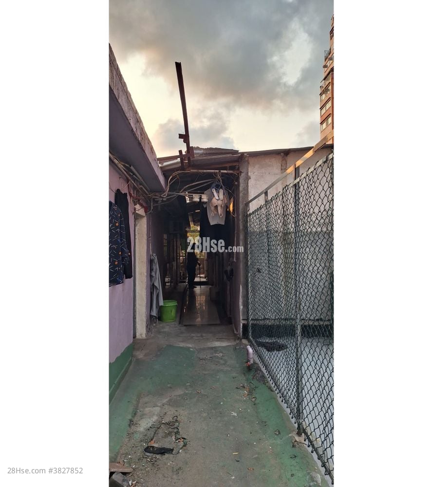 Yue Yee Mansion Sell 5+ Bedrooms 1,200 ft²