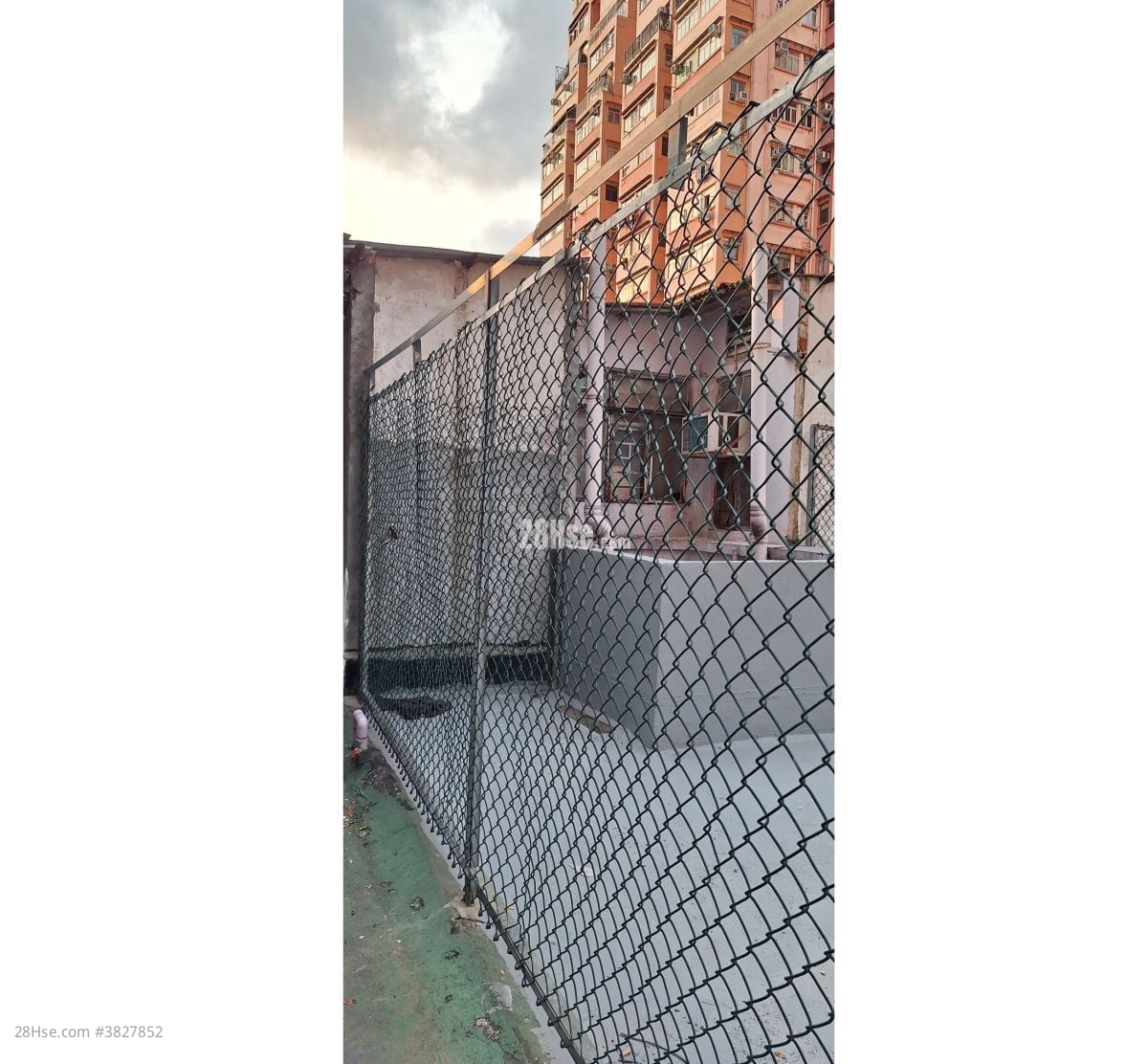 Yue Yee Mansion Sell 5+ Bedrooms 1,200 ft²