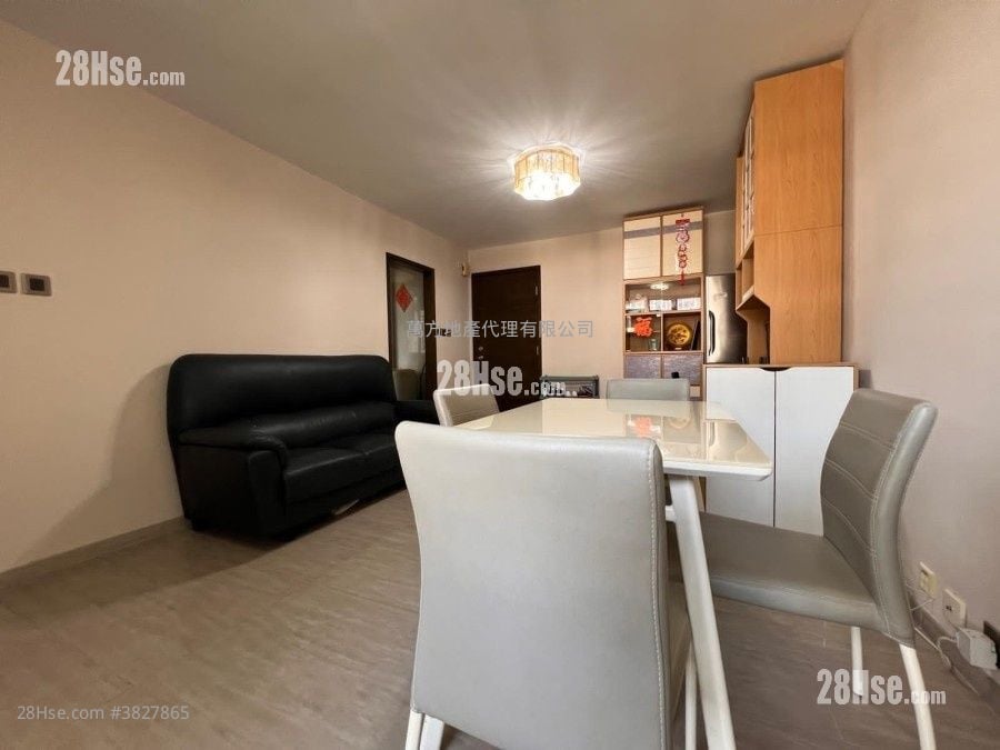 Kam Fung Court Sell 3 Bedrooms , 2 Bathrooms 647 ft²