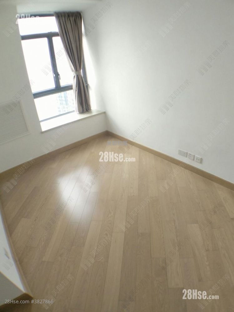 Yoho Midtown Rental 3 Bedrooms , 2 Bathrooms 693 ft²