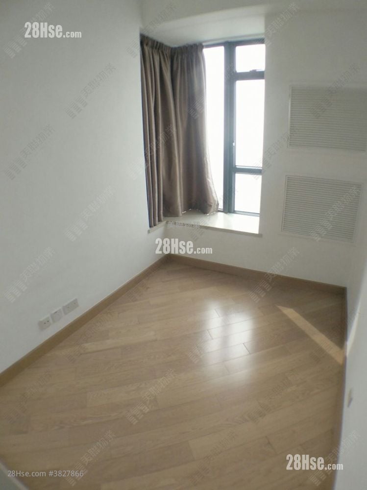 Yoho Midtown Rental 3 Bedrooms , 2 Bathrooms 693 ft²