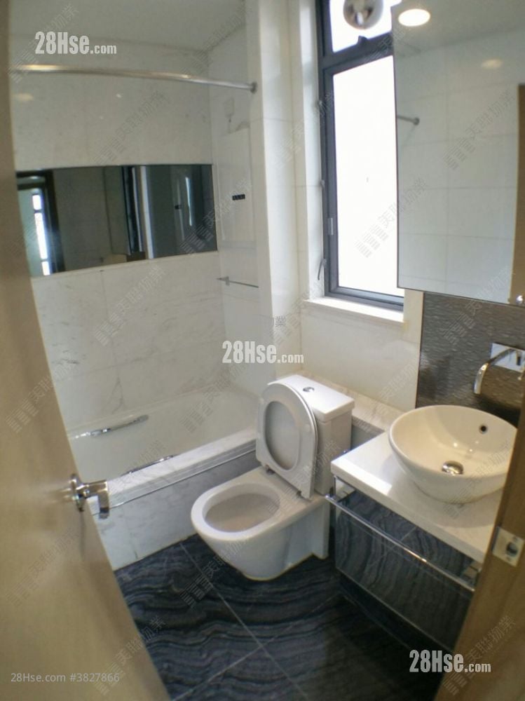 Yoho Midtown Rental 3 Bedrooms , 2 Bathrooms 693 ft²