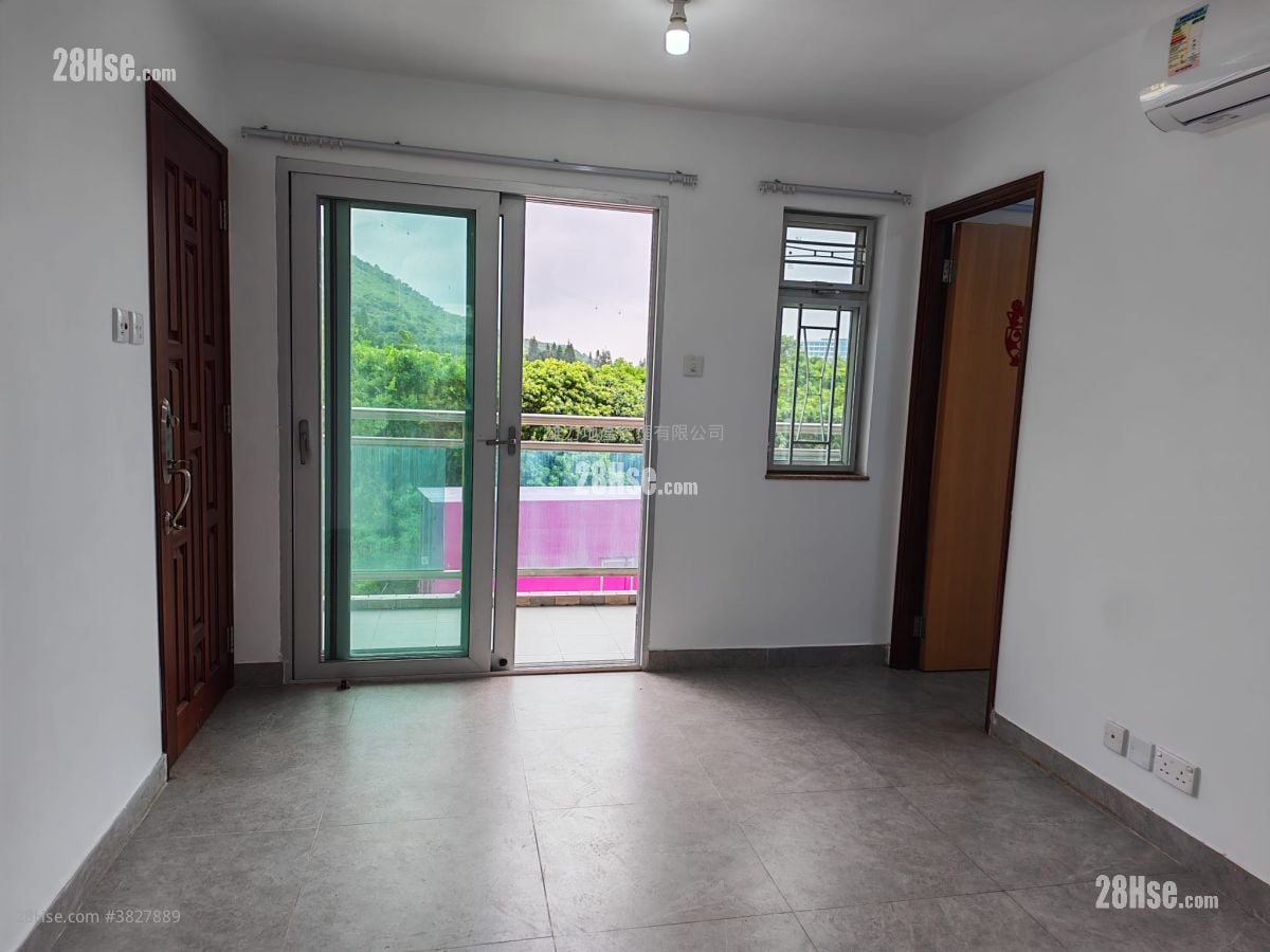 村屋 租盘 2 房 , 2 浴室 630 平方尺