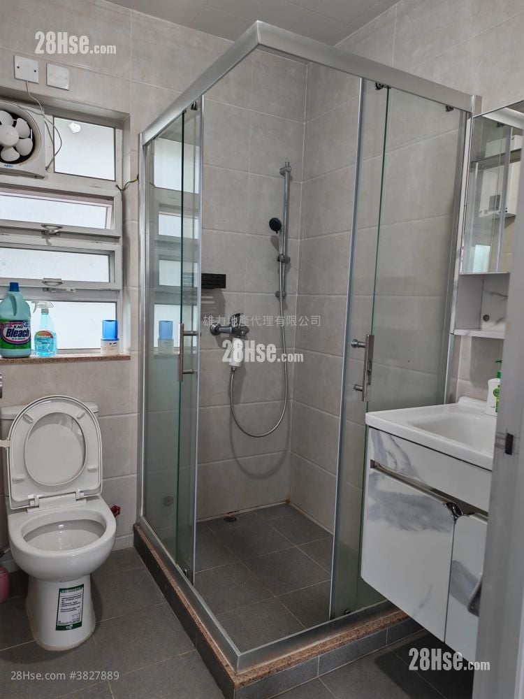 村屋 租盘 2 房 , 2 浴室 630 平方尺