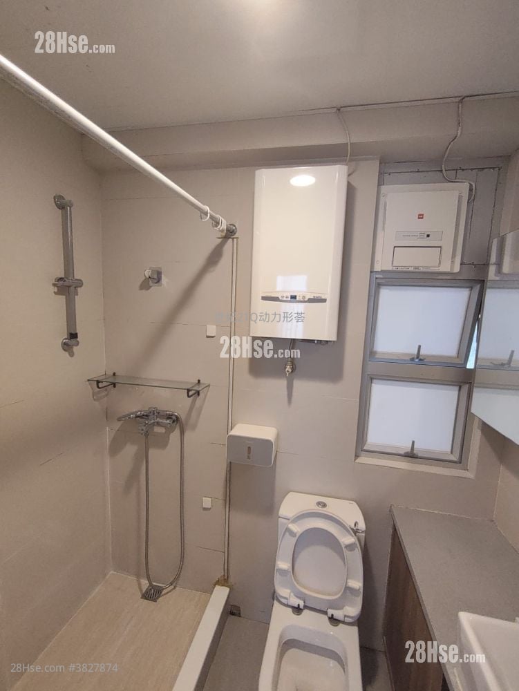 康华大厦 售盘 1 房 , 1 浴室 325 平方尺