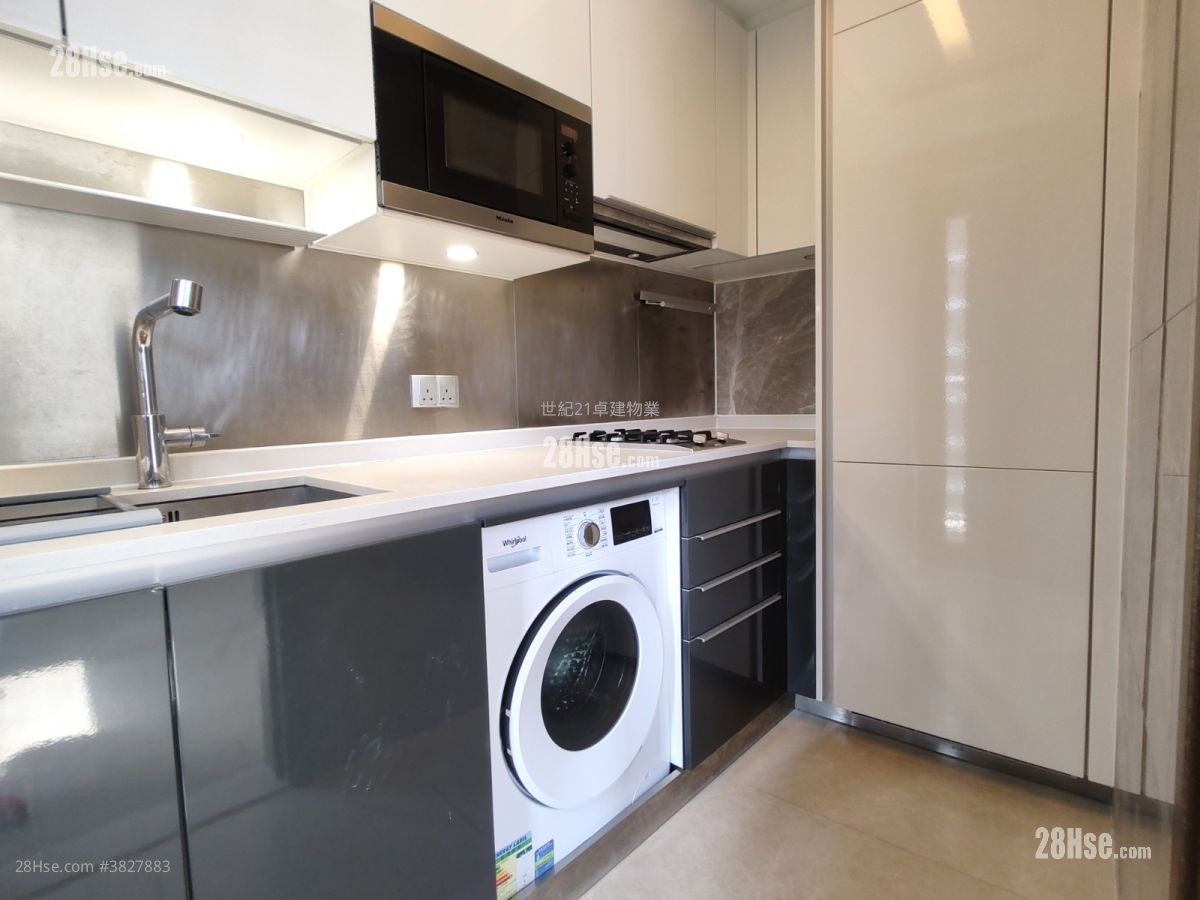 The Austin Sell Studio , 1 Bathroom 360 ft²