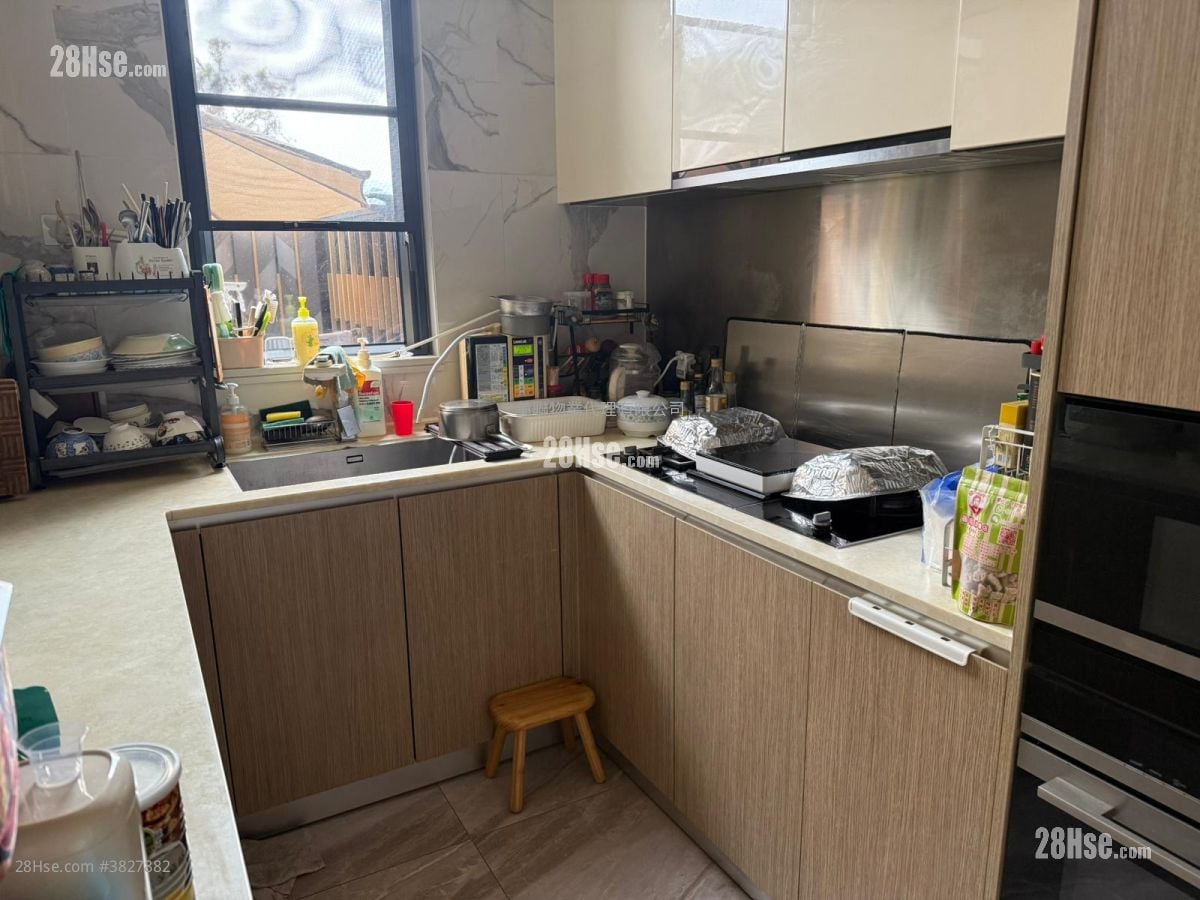 The Regent Sell 3 Bedrooms 811 ft²