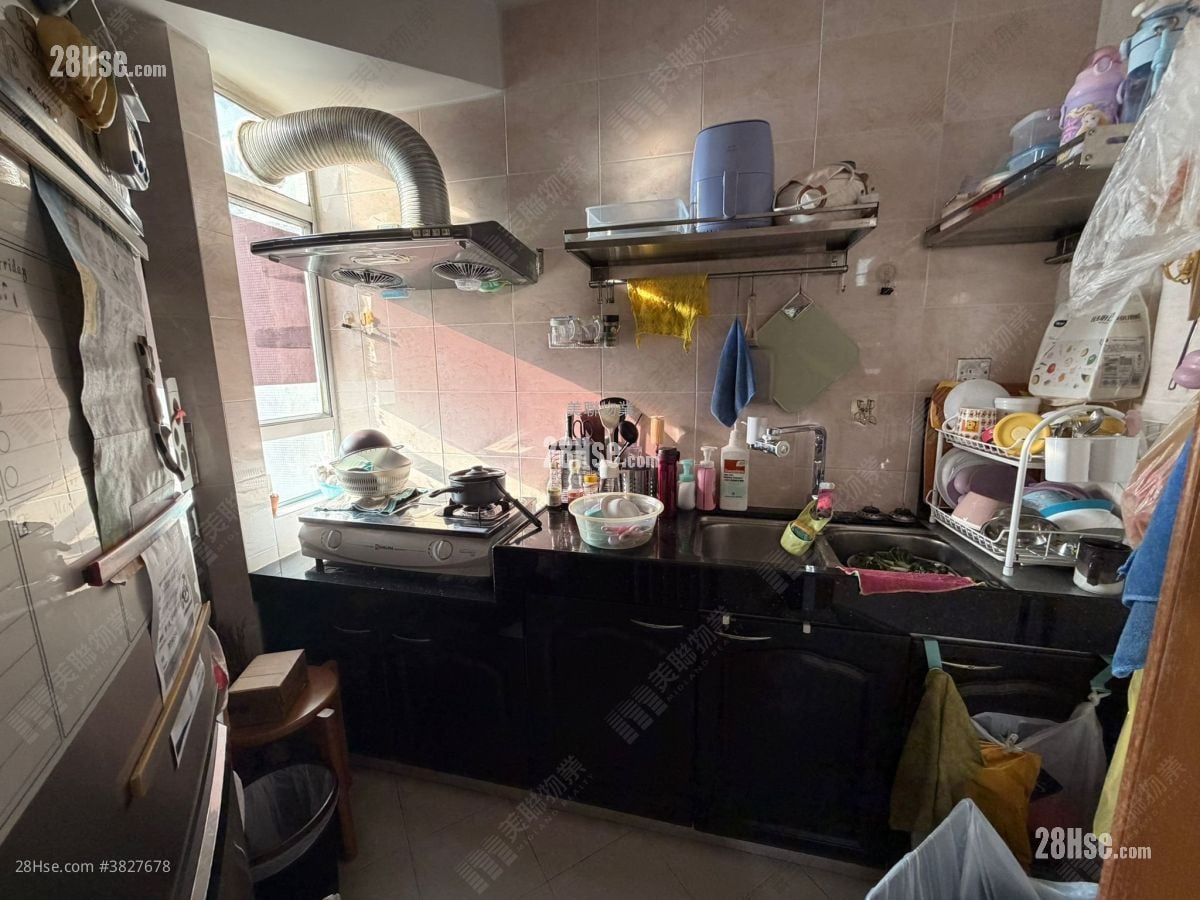 Tsui Lai Garden Sell 3 Bedrooms 590 ft²