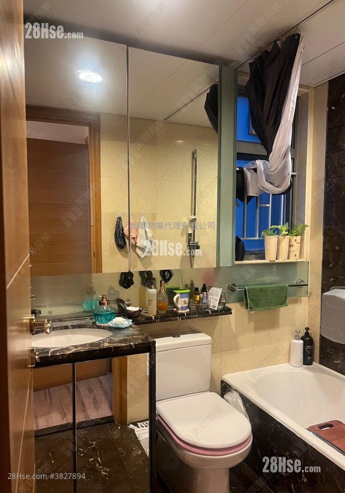 bathroom: Emerald Green Sell 3 Bedrooms , 2 Bathrooms 822 ft²