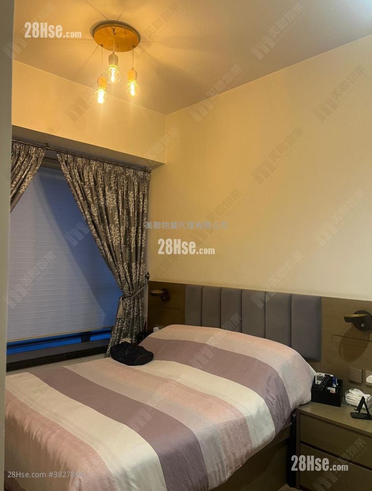 bedroom 2: Emerald Green Sell 3 Bedrooms , 2 Bathrooms 822 ft²