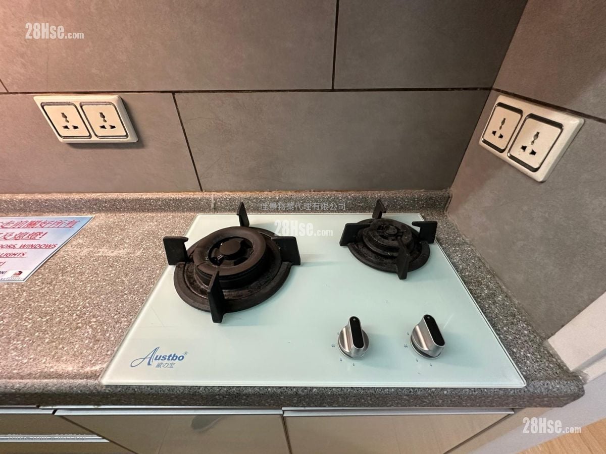 Kensington Mansion Rental Studio , 1 Bathroom 210 ft²