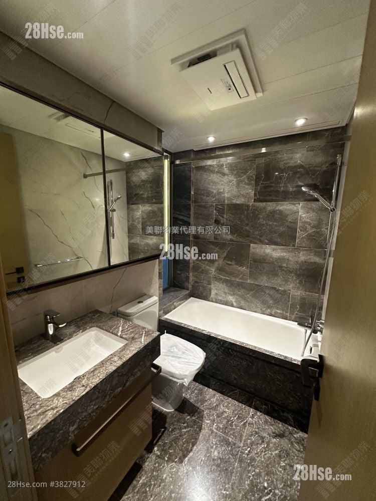 Malibu Sell 2 Bedrooms , 1 Bathroom 459 ft²