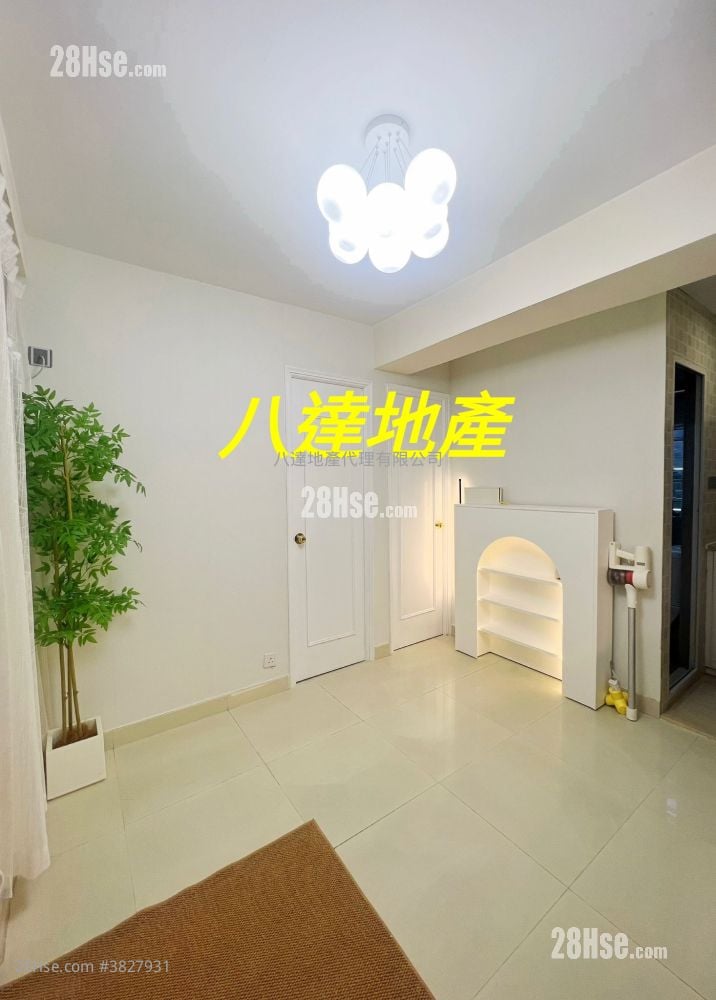 New Man Lee Building Sell 2 Bedrooms , 1 Bathroom 285 ft²