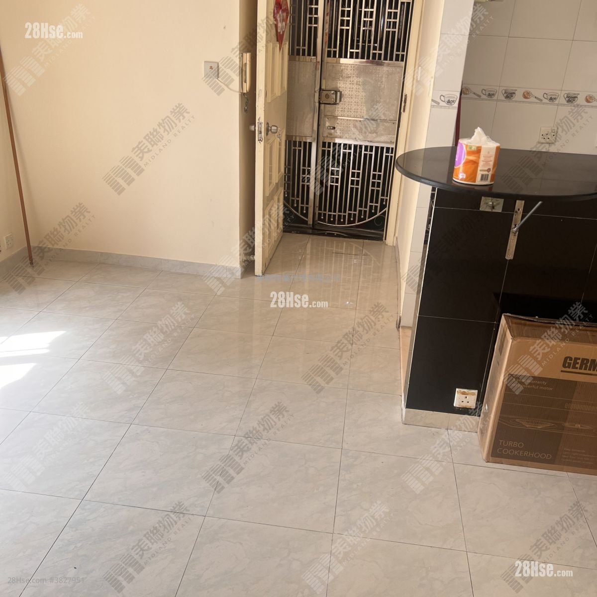 悦湖山庄 售盘 3 房 592 平方尺