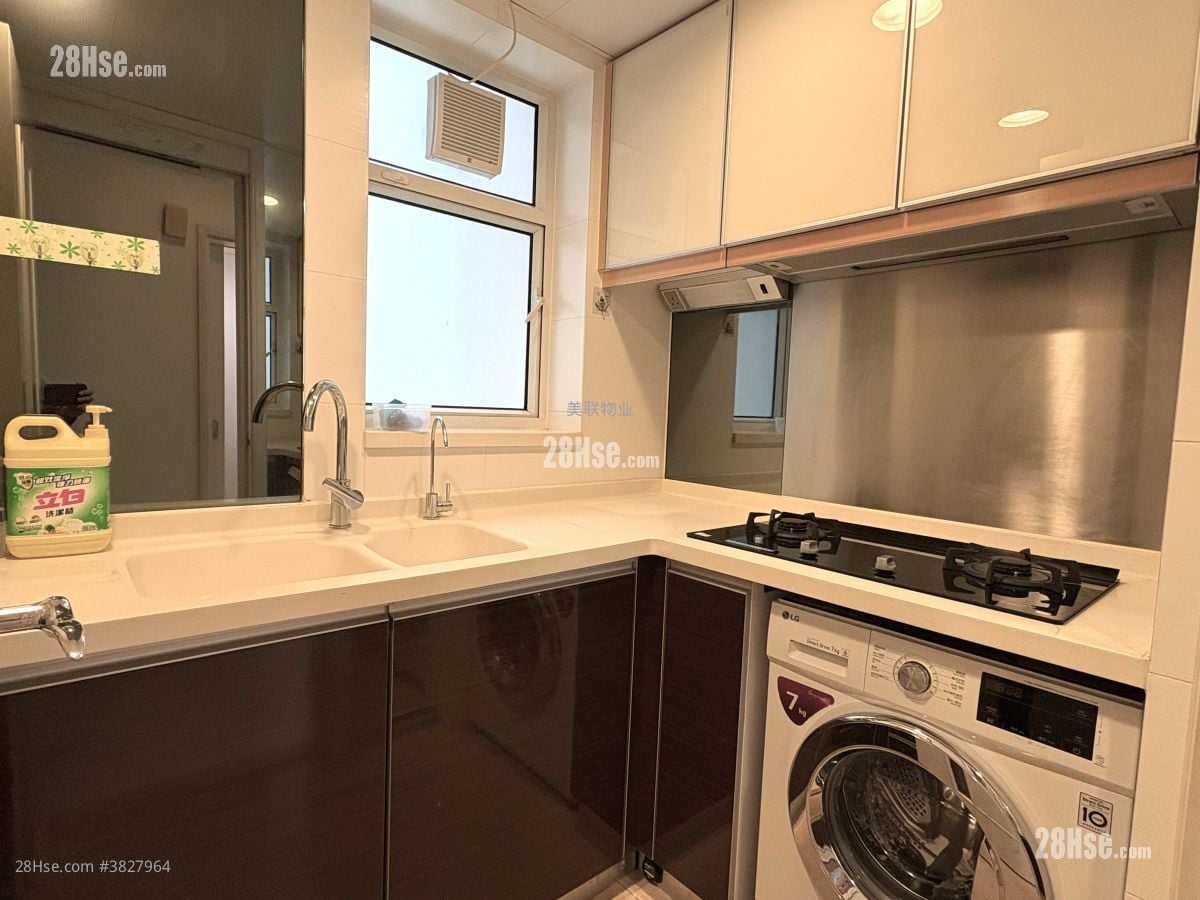 廚房: 栢慧豪園 售盤 3 房 , 2 浴室 712 平方呎