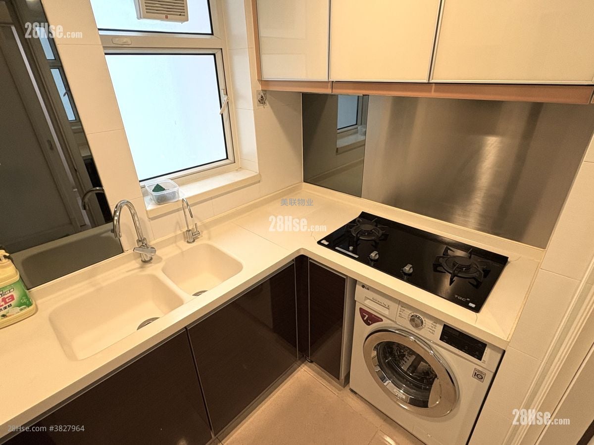 廚房: 栢慧豪園 售盤 3 房 , 2 浴室 712 平方呎