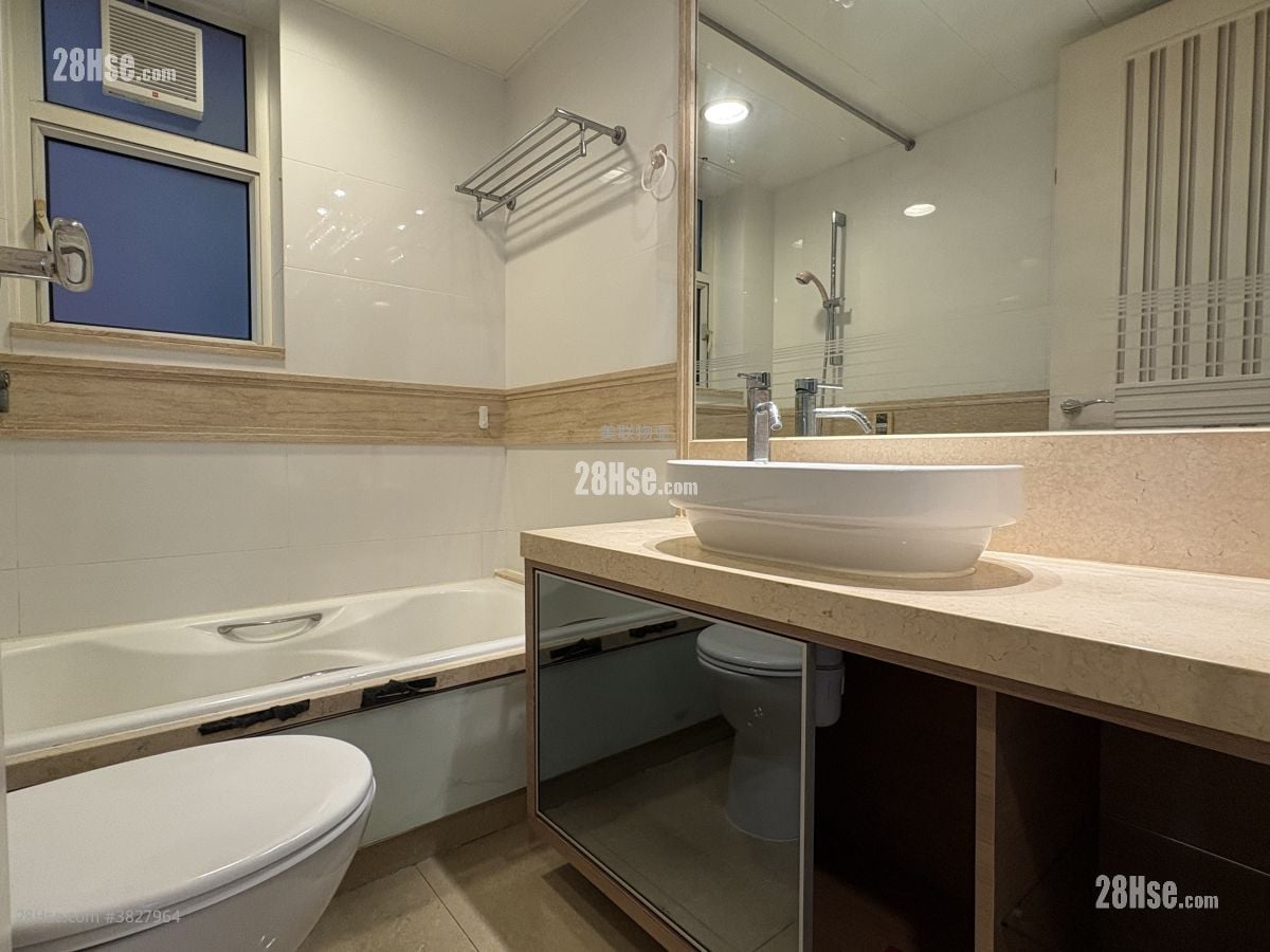 浴室: 栢慧豪園 售盤 3 房 , 2 浴室 712 平方呎