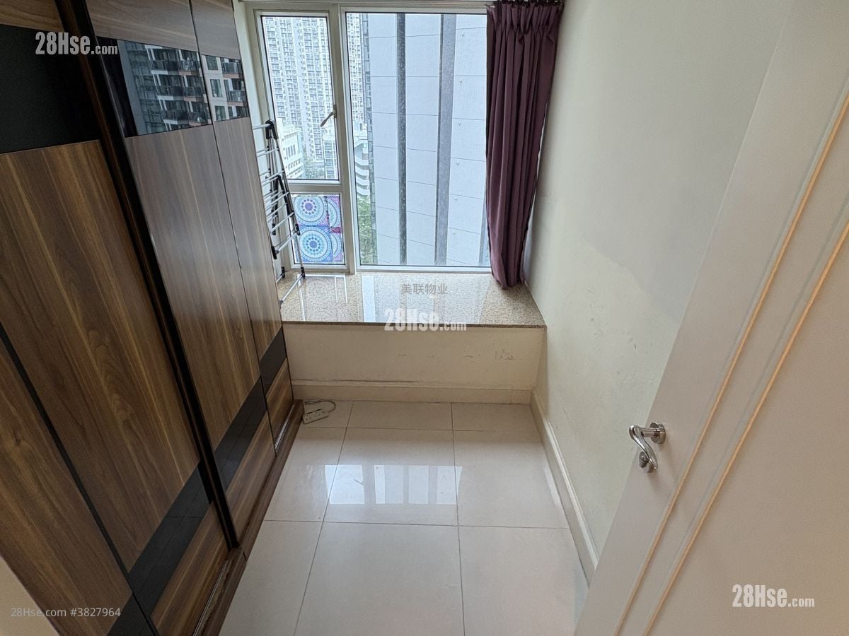 睡房 1: 栢慧豪園 售盤 3 房 , 2 浴室 712 平方呎