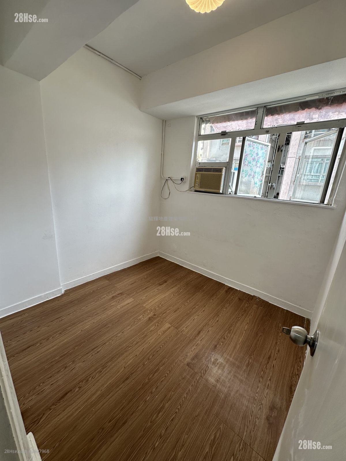 5 Pitt Street Rental 3 Bedrooms , 1 Bathroom 500 ft²