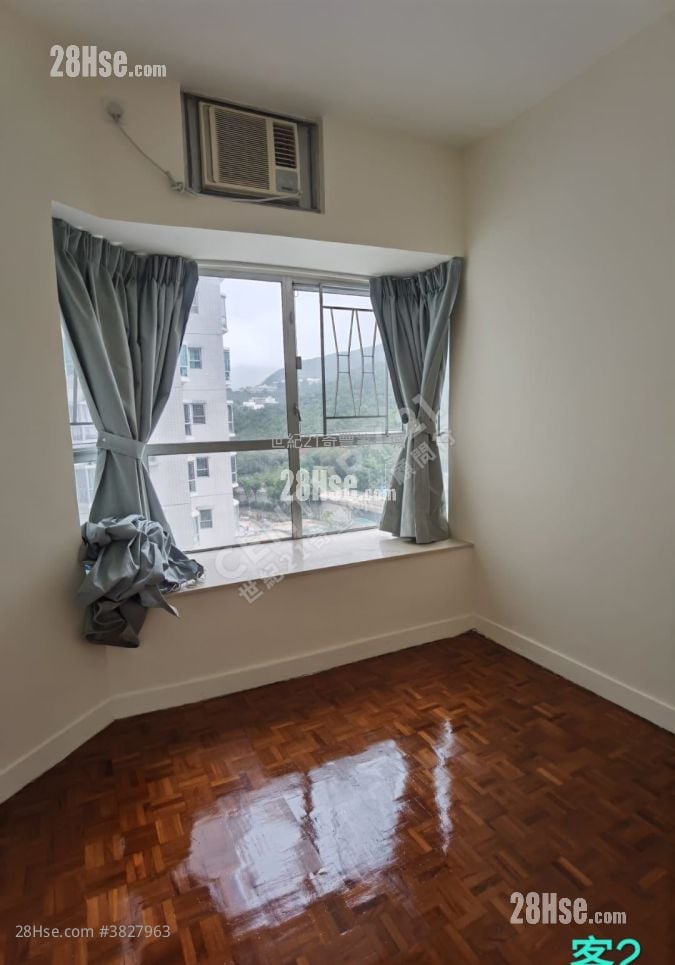 Pictorial Garden Sell 646 ft²