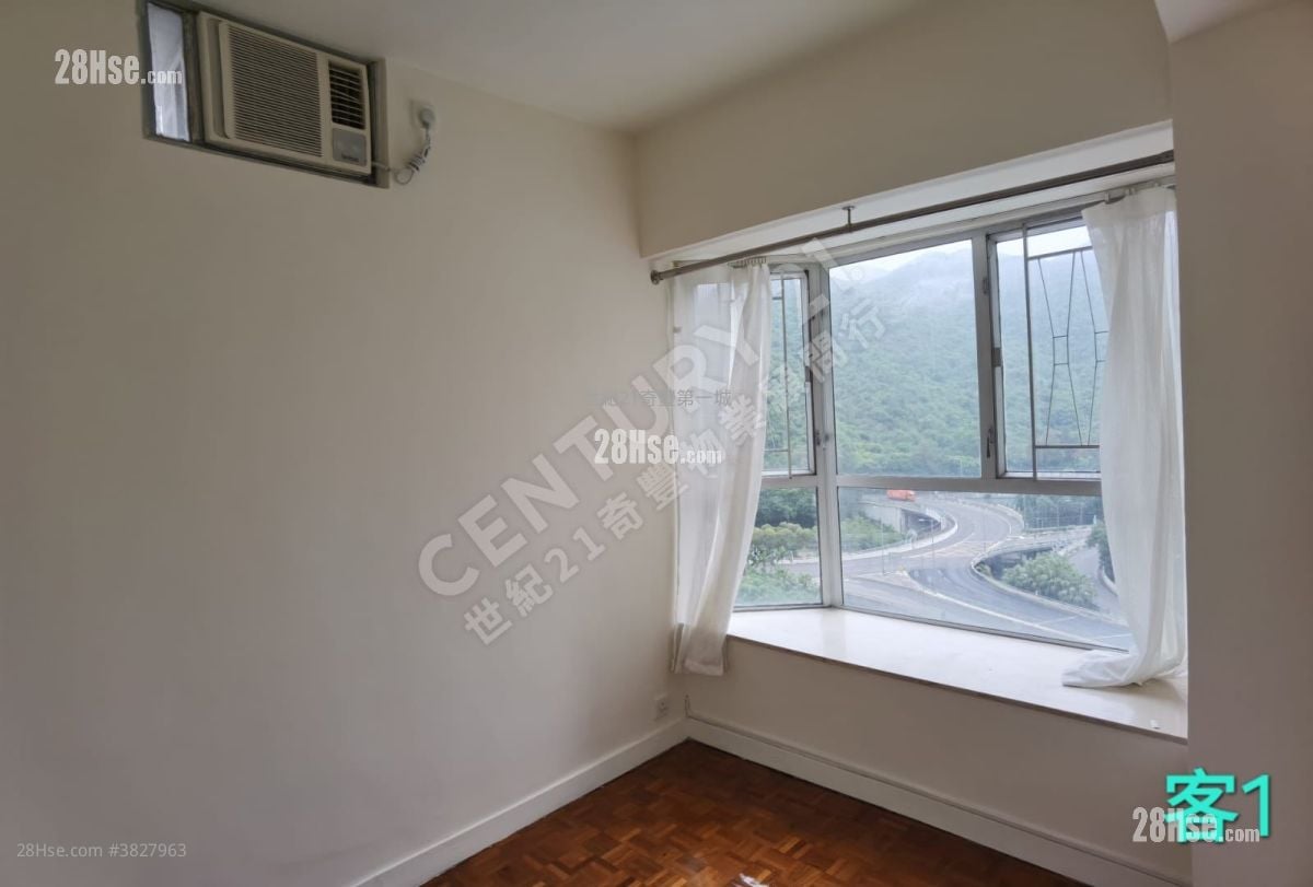 Pictorial Garden Sell 646 ft²