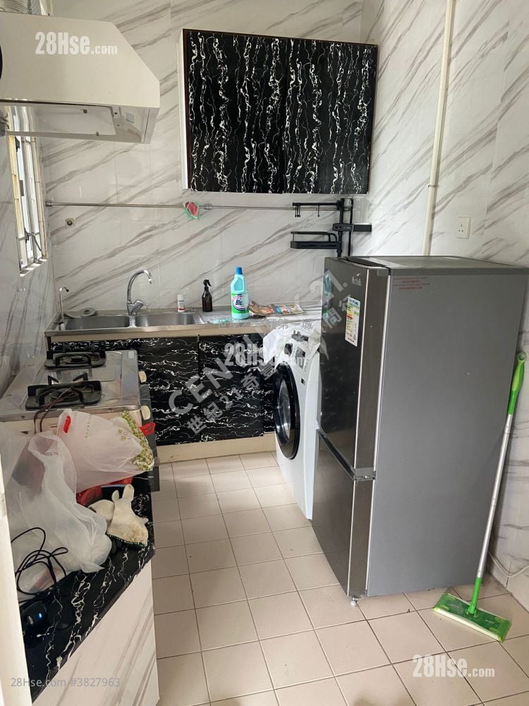 Pictorial Garden Sell 646 ft²