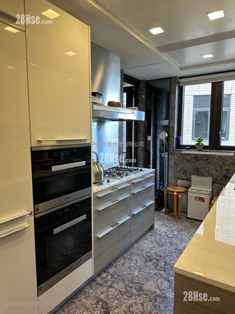 廚房: 雲端 售盤 3 房 1,520 平方呎