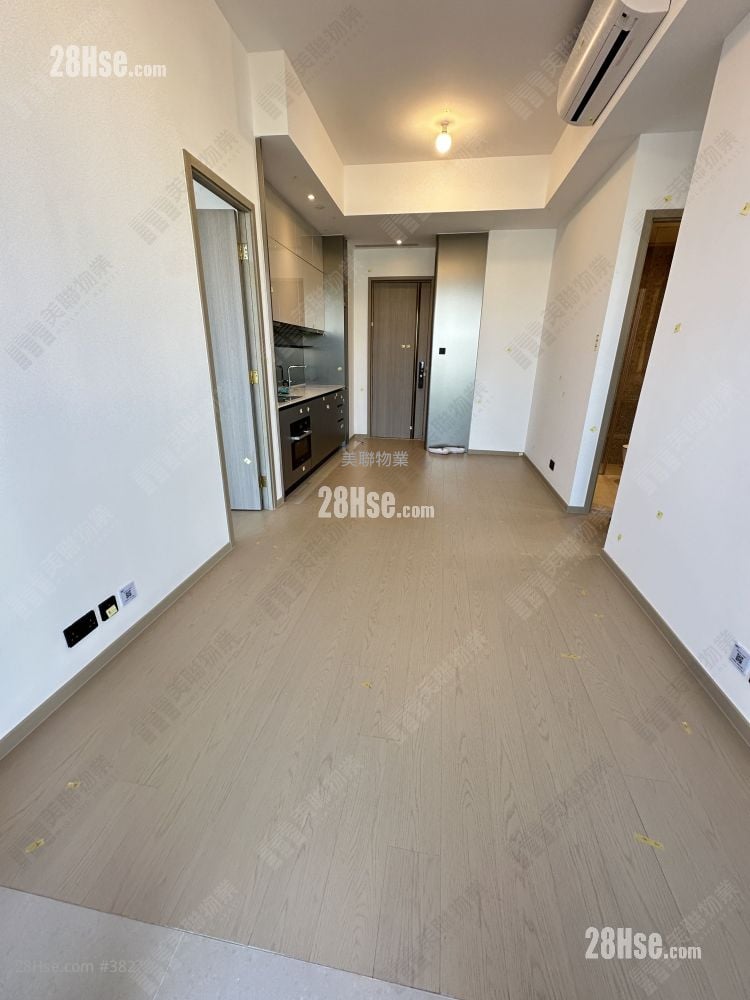 living room: Kt Marina Rental 3 Bedrooms , 2 Bathrooms 586 ft²