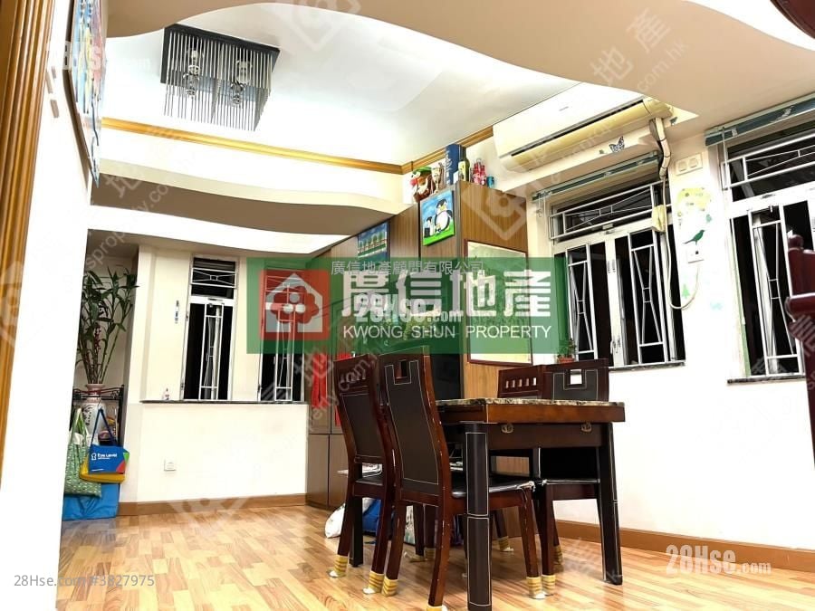 Winki House Sell 3 Bedrooms , 1 Bathroom 590 ft²