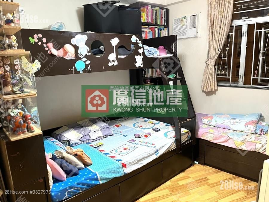 Winki House Sell 3 Bedrooms , 1 Bathroom 590 ft²