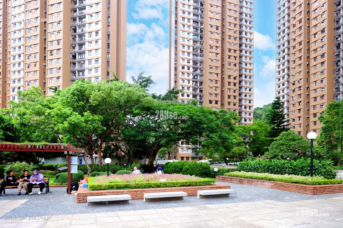 大廈外觀: 置富花園 租盤 3 房 , 1 浴室 588 平方呎