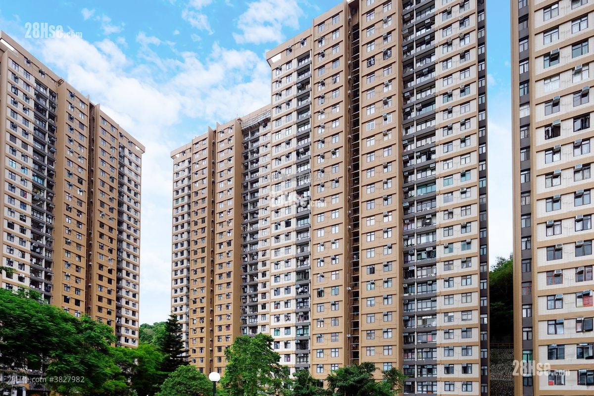 大廈外觀: 置富花園 租盤 3 房 , 1 浴室 588 平方呎