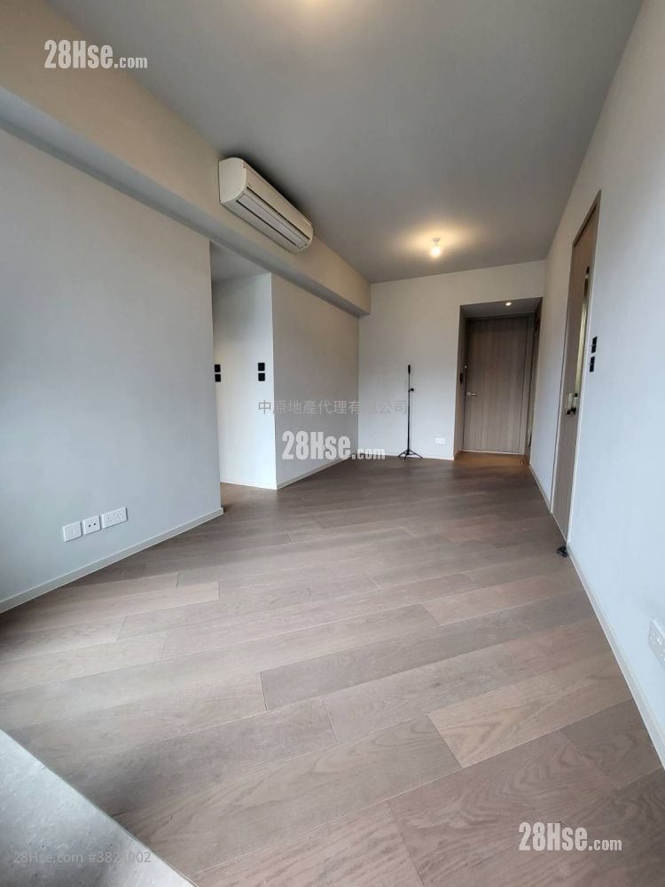 living room: The Pavilia Farm Rental 663 ft²