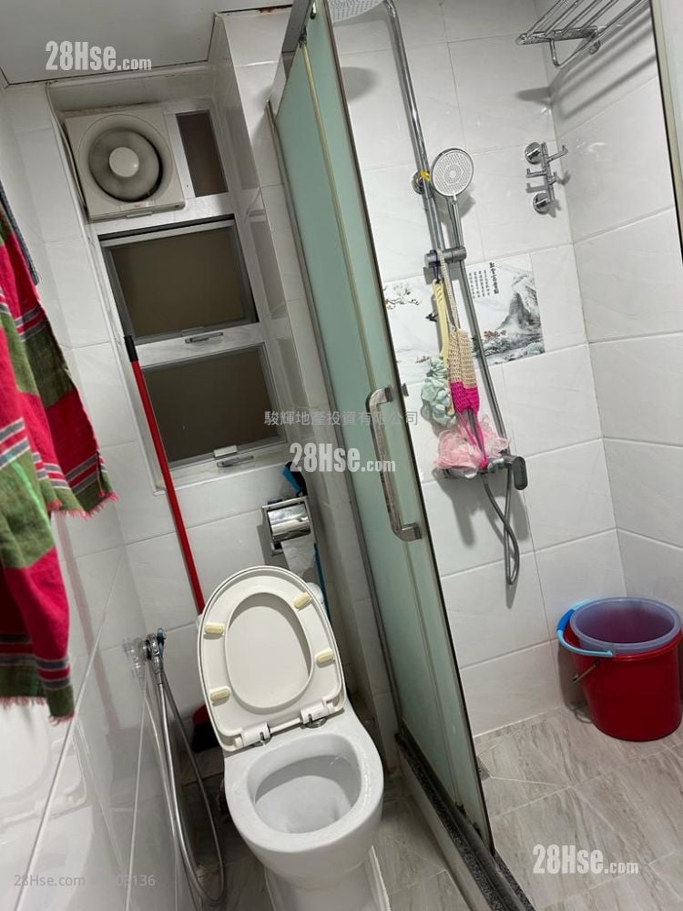 Man Yuen Building Sell 2 Bedrooms , 1 Bathroom