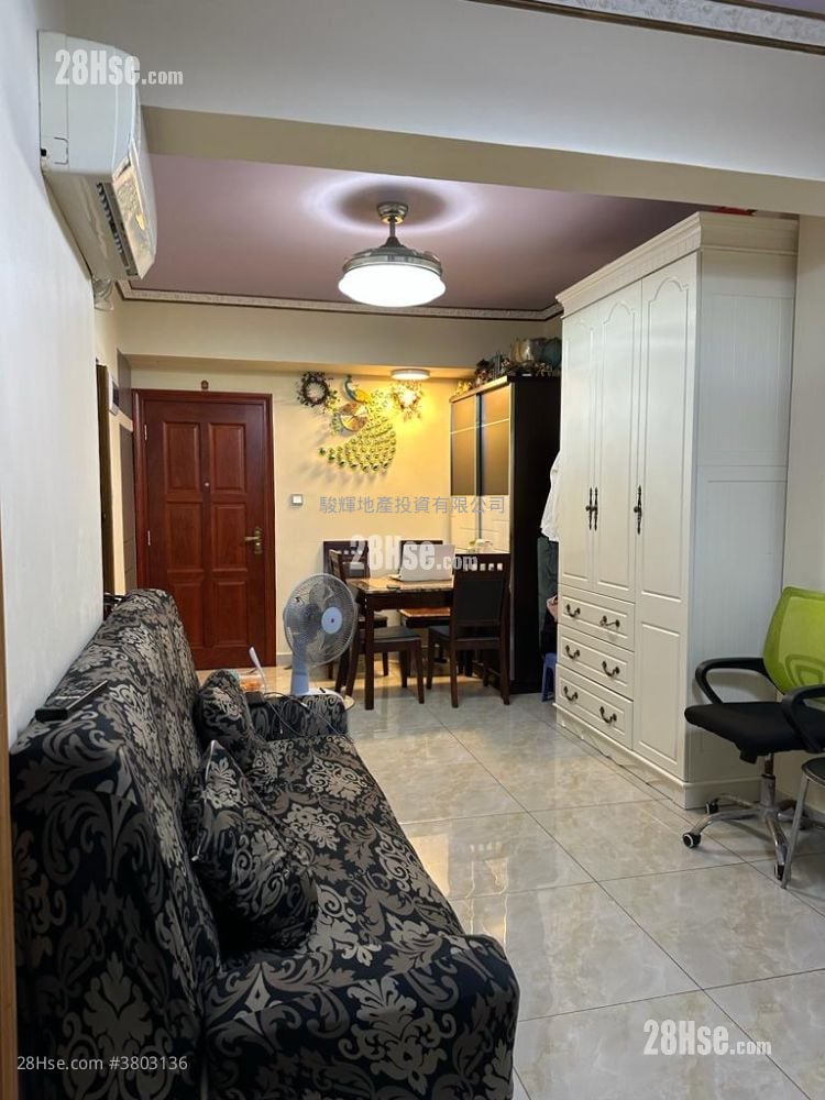 Man Yuen Building Sell 2 Bedrooms , 1 Bathroom