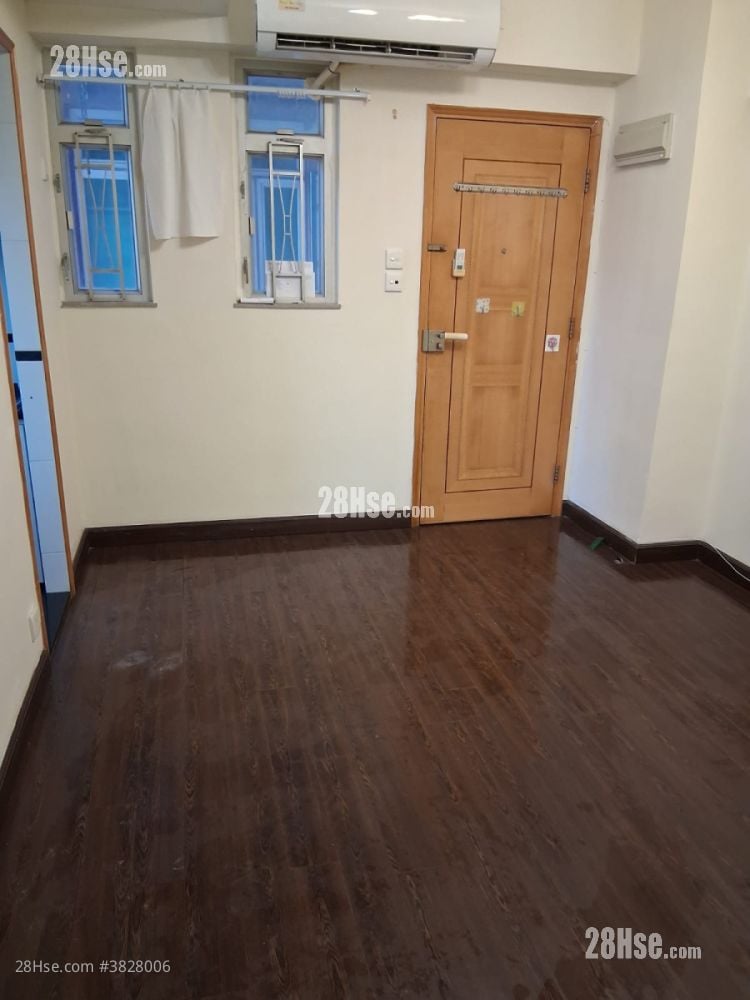 厅: 有利楼 售盘 2 房 , 1 浴室 323 平方尺