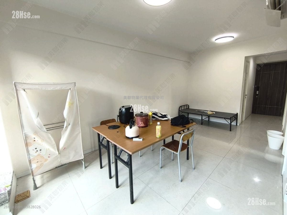 Mont Vert Sell 3 Bedrooms 739 ft²