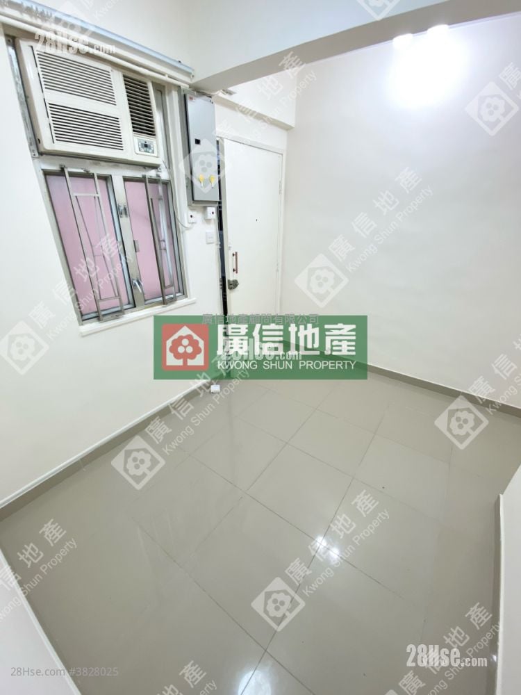 Shun King Building Sell 2 Bedrooms , 1 Bathroom 253 ft²