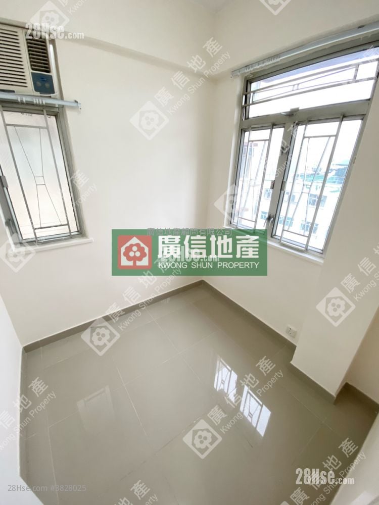 Shun King Building Sell 2 Bedrooms , 1 Bathroom 253 ft²