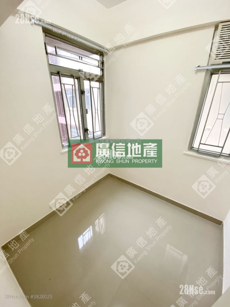 Shun King Building Sell 2 Bedrooms , 1 Bathroom 253 ft²
