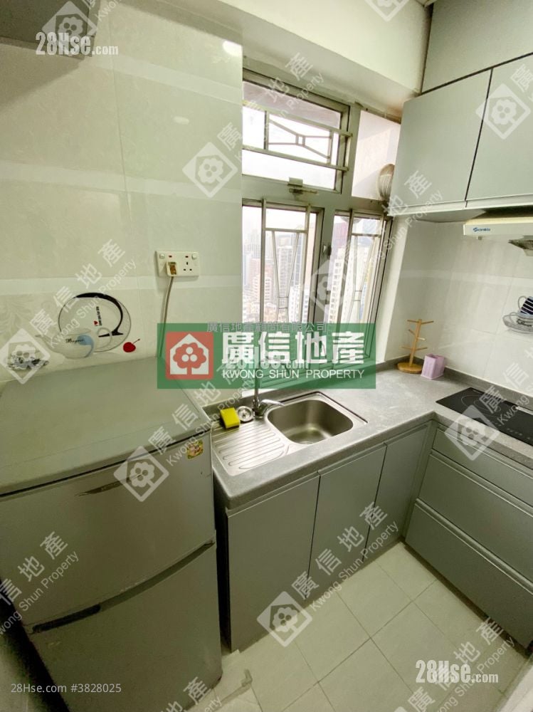 Shun King Building Sell 2 Bedrooms , 1 Bathroom 253 ft²