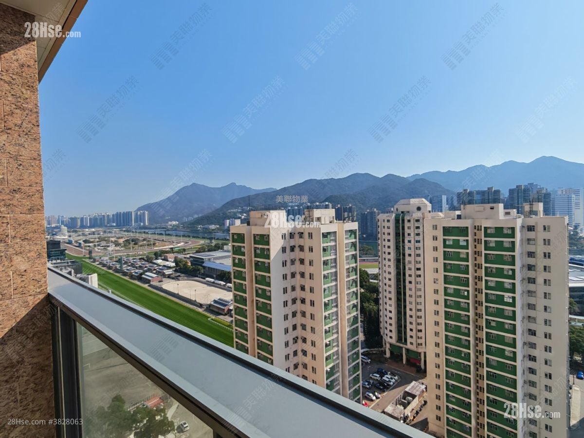 御龙山 售盘 3 房 1,016 平方尺