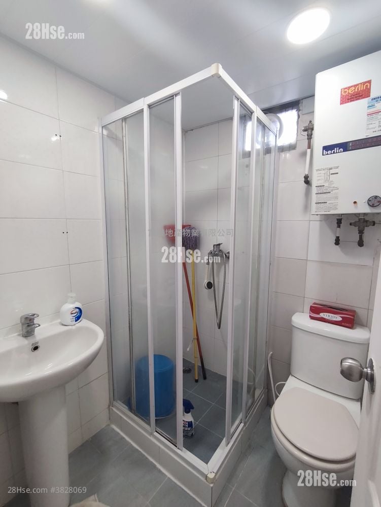 单幢楼房 租盘 3 房 , 1 浴室 500 平方尺